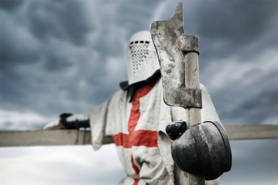 crusader-armor-holding-axe